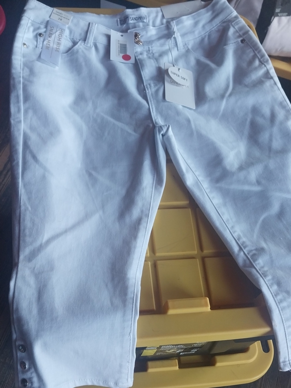 Sanctuary Women's White Capris - High Rise